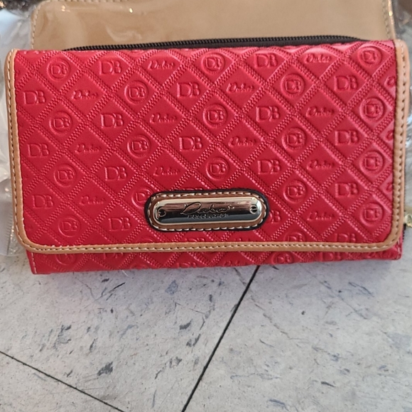 Wallet - Picture 1 of 3